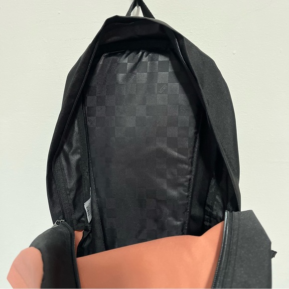 Cans backpack pink and white and black checkered NWT - Picture 8 of 9